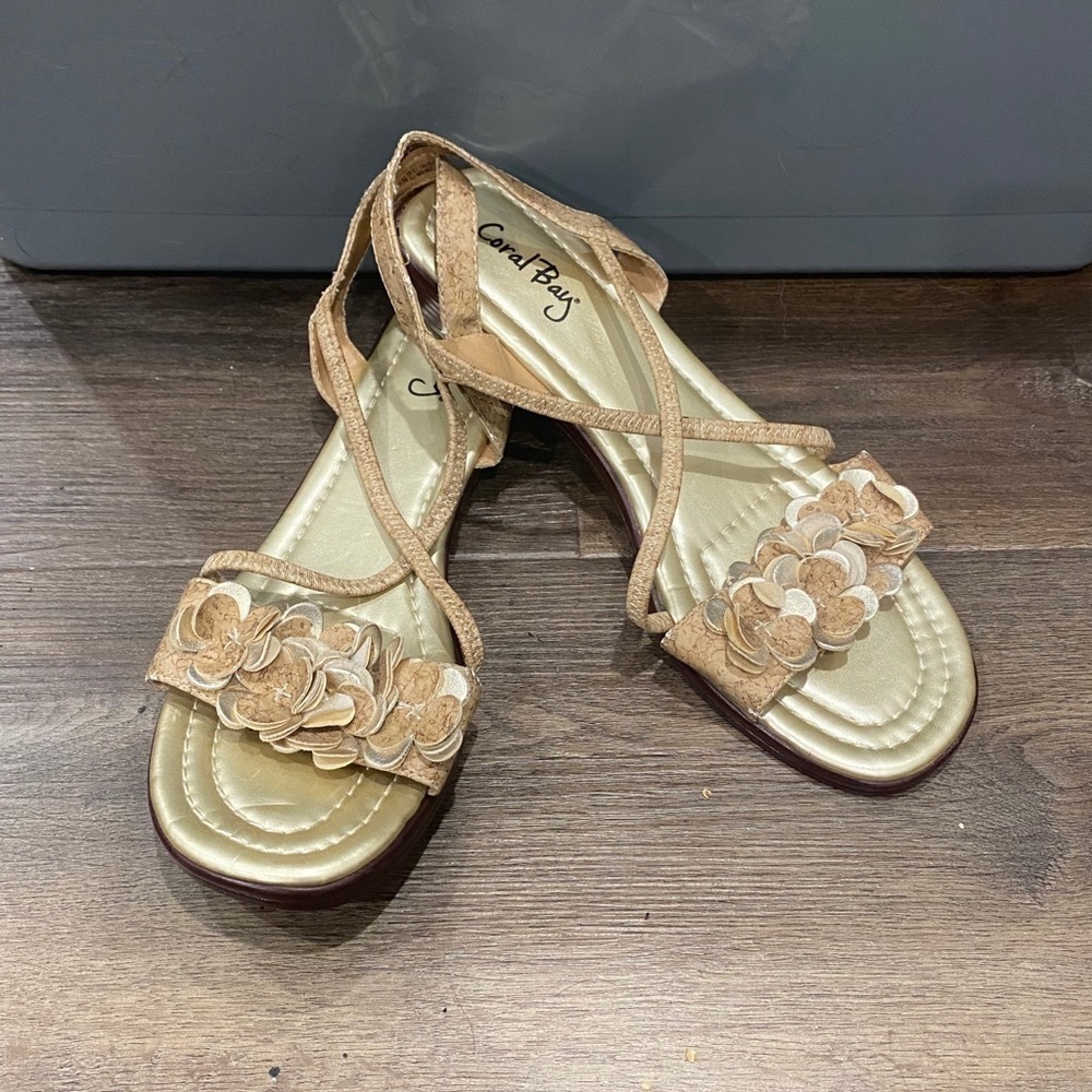 CORAL Bay Sandal Floral Toe Stretch Cross Straps